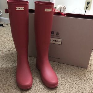 Hunter boots in gorgeous rose